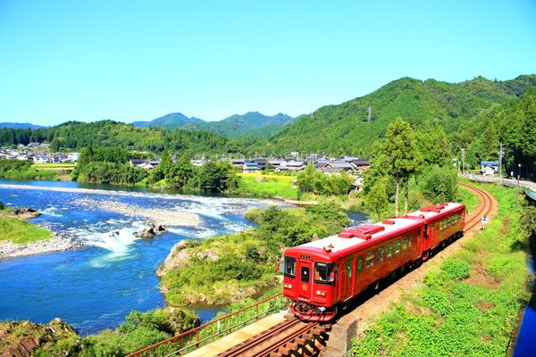 『天然郡上鮎の塩焼きなど鮎づくしの昼食 一両貸切てご案内!長良川鉄道・観光列車「ながら」』【名古屋駅出発】<こだわりの食の旅>1